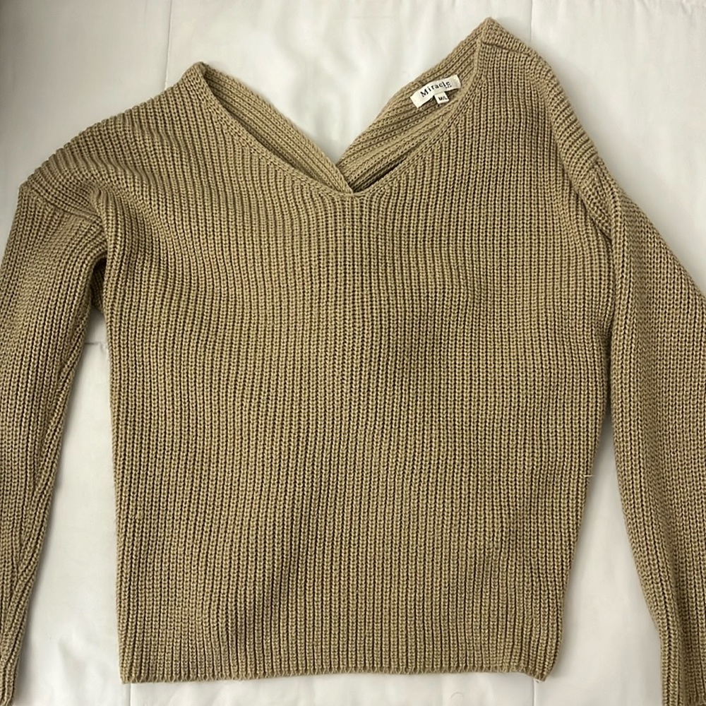 Tan knotter sweater M/L